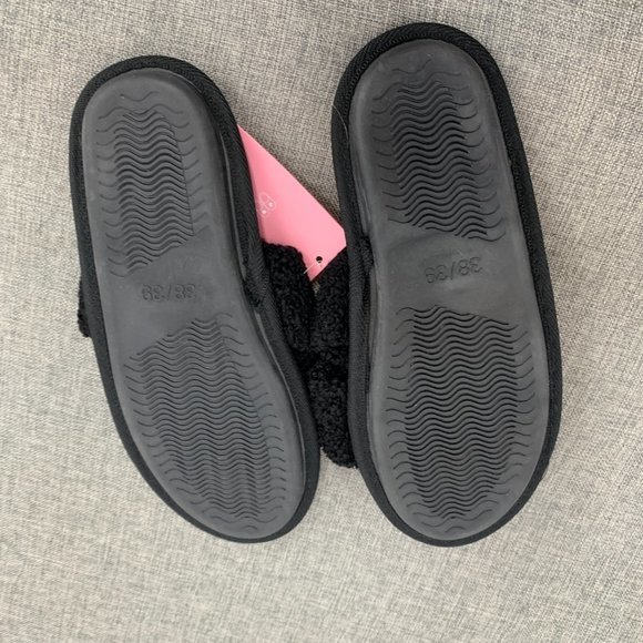 New! Docosy Fuzzy Slippers Black Comfy Crisscross House Shoes Memory Foam 38/39 - Picture 4 of 7